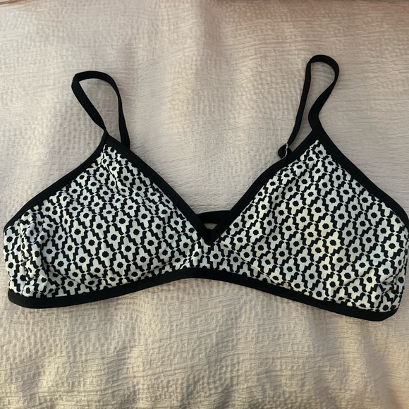 M Splendid Swim Bikini Black White Flower Geo Design Top - Picture 1 of 4